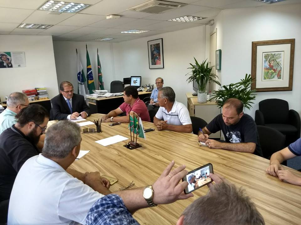Diretores da Assuel participam de reunião com Secretário da SETI.