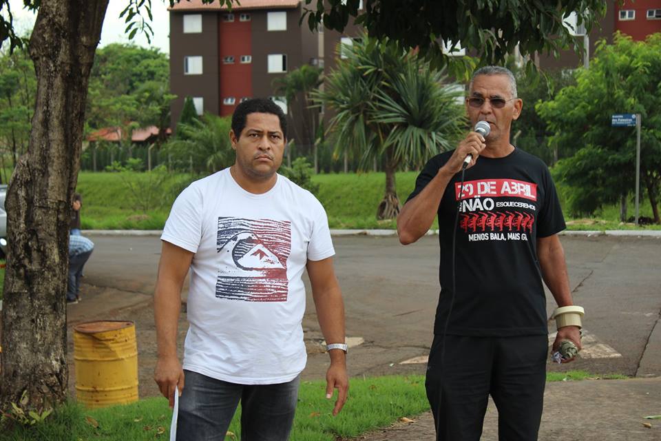 SERVIDORES PROTESTAM DURANTE INAUGURAÇÃO DA NOVA CLÍNICA ODONTOLÓGICA DA UEL