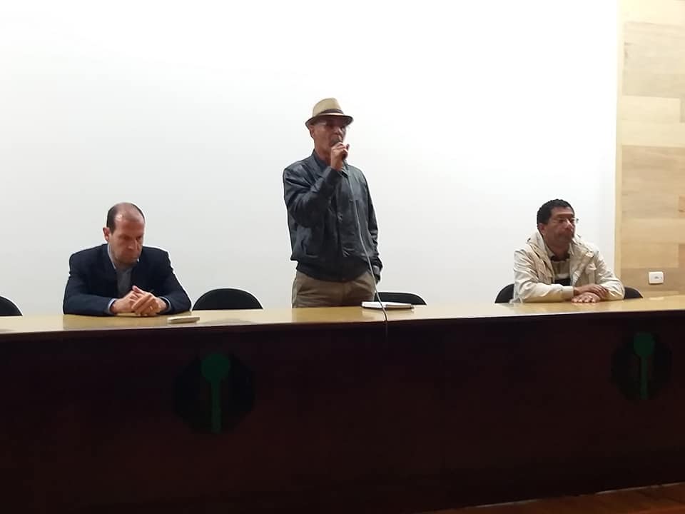 SERVIDORES DECIDEM SUSPENDER GREVE