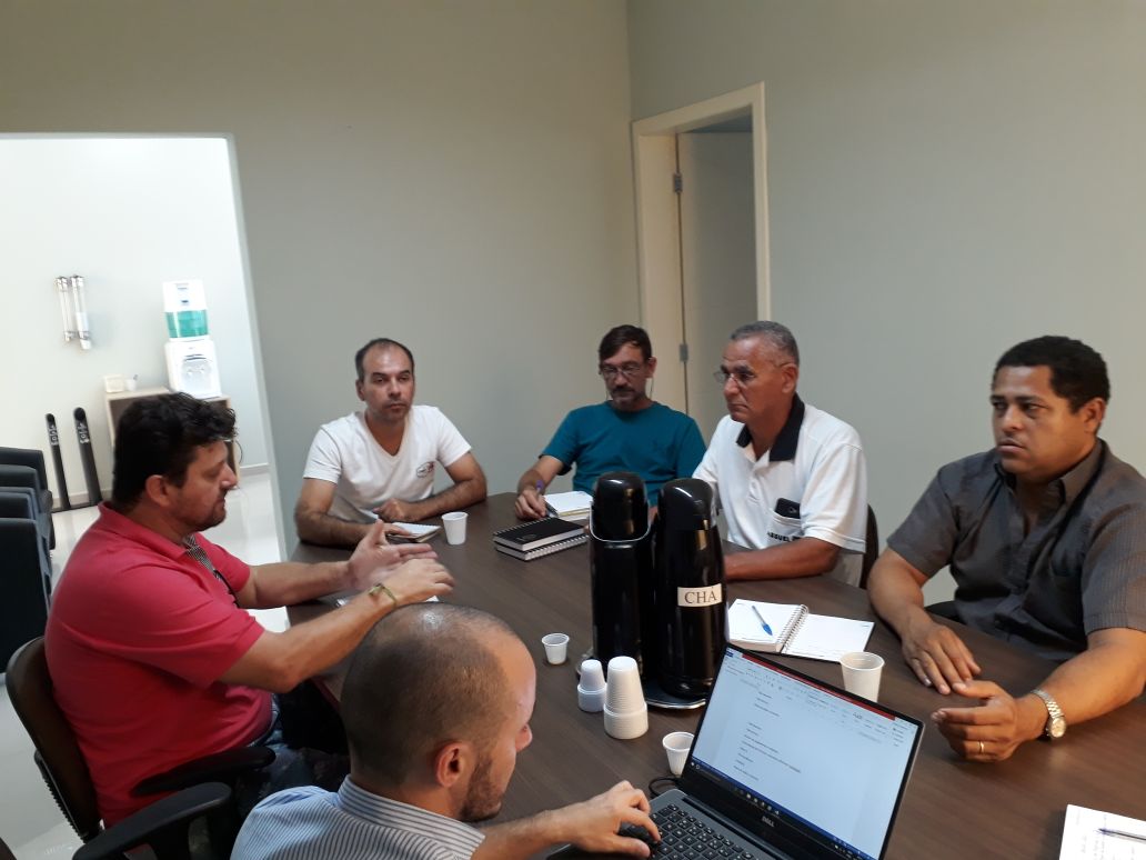 DIRETORES DA ASSUEL VÃO A GUARAPUAVA